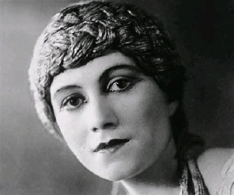 Olga Khokhlova Biography